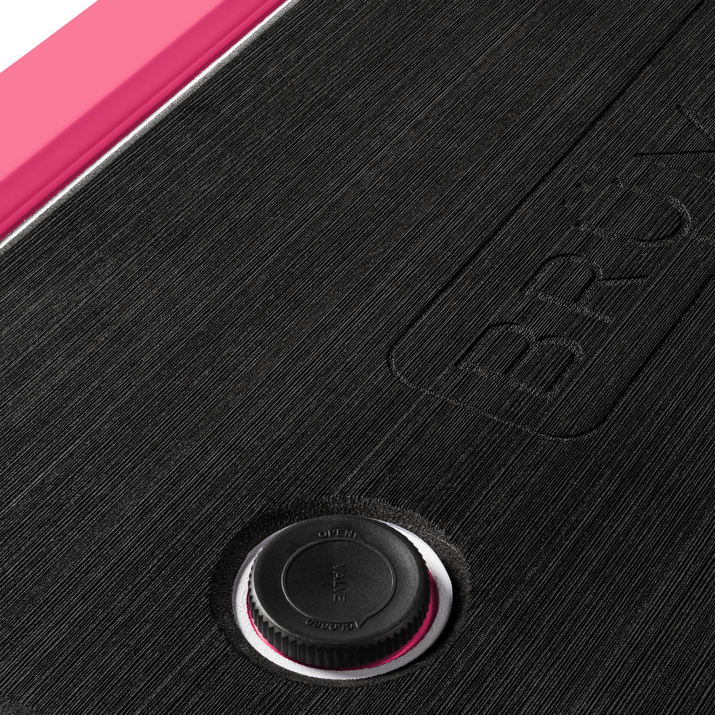 brutank-w5 brutank-55qt-neonpink-vent.png