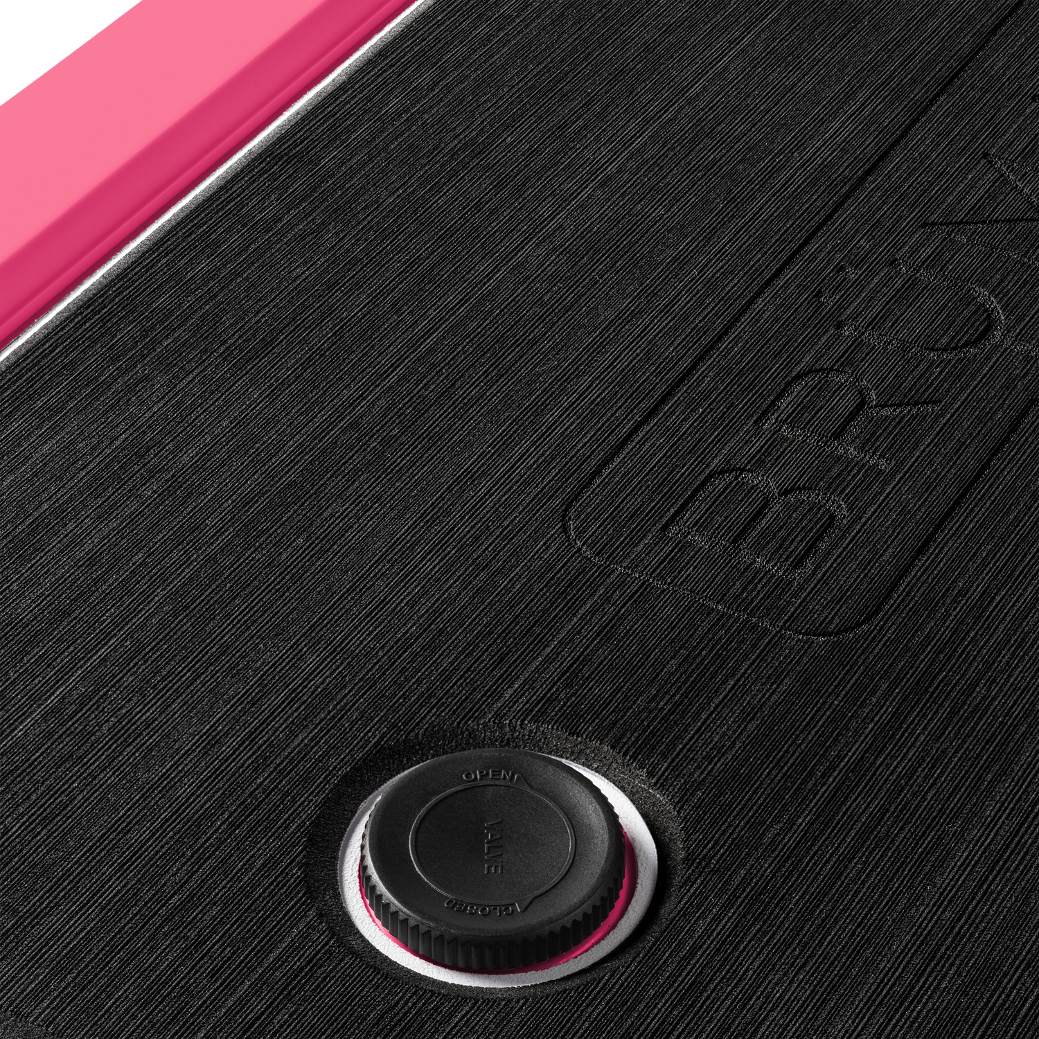 brutank-w5 brutank-55qt-neonpink-vent.png